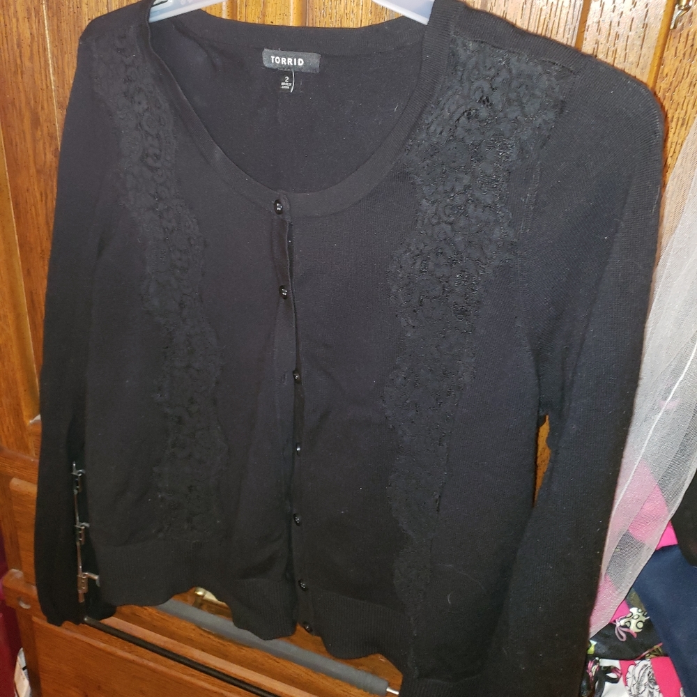 Torrid cute lace cardigan size 2 fits size 3 to